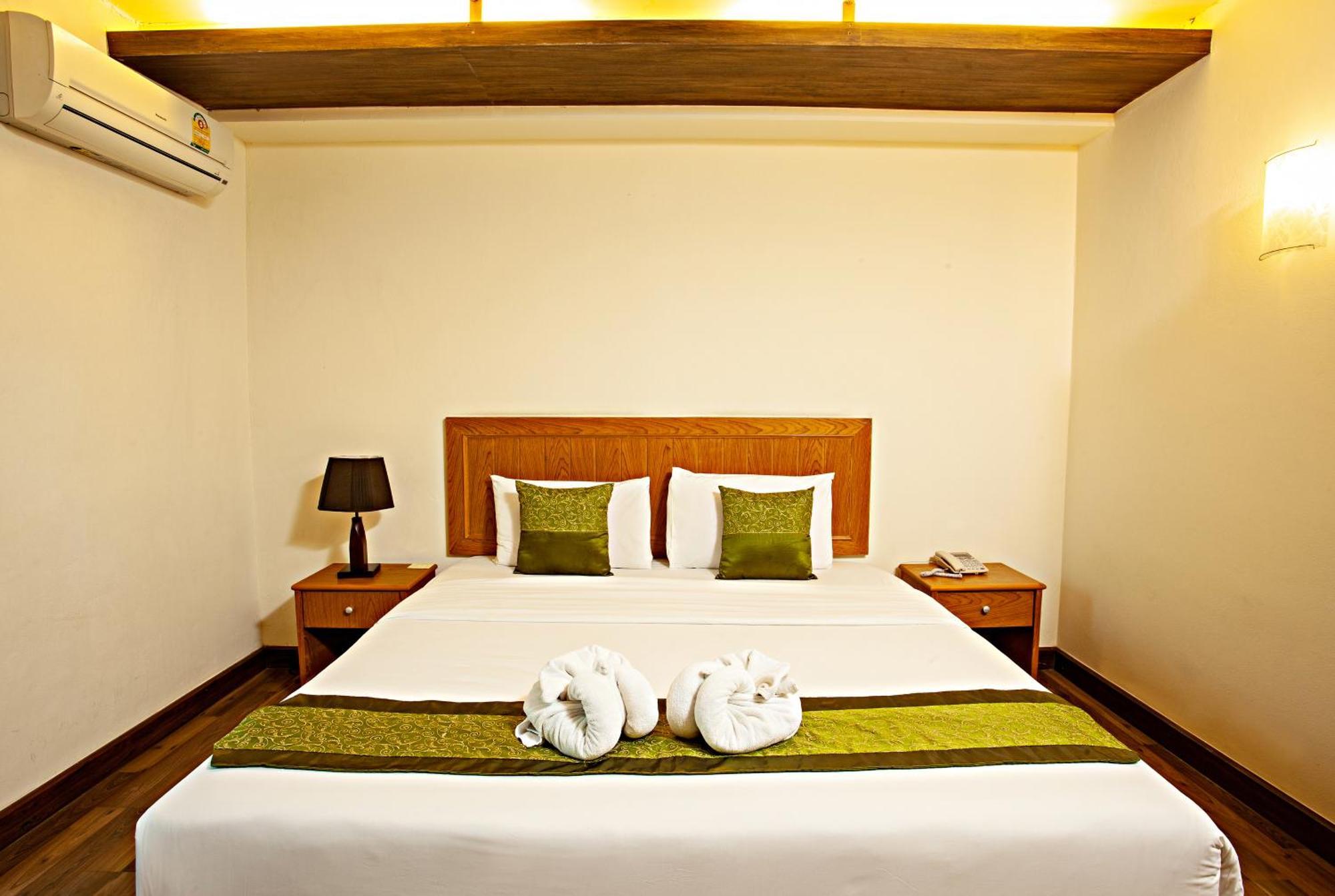 פרה נאקון סי איוטאיה Tm Land Hotel מראה חיצוני תמונה