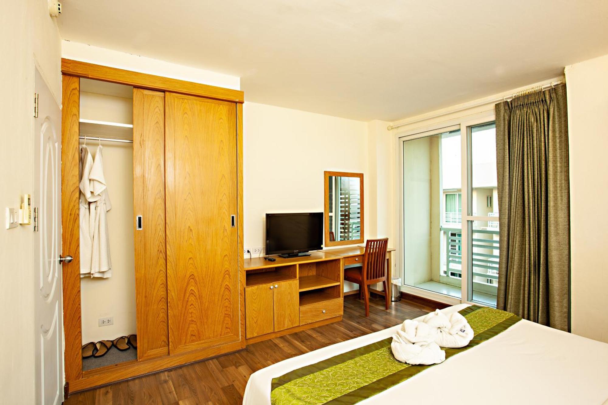 פרה נאקון סי איוטאיה Tm Land Hotel מראה חיצוני תמונה