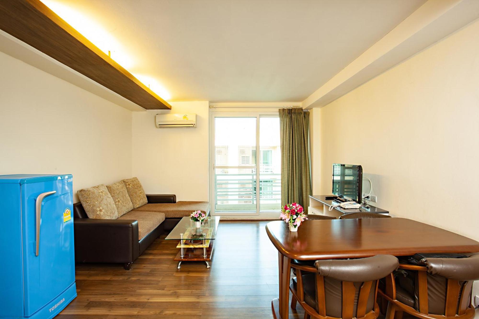פרה נאקון סי איוטאיה Tm Land Hotel מראה חיצוני תמונה